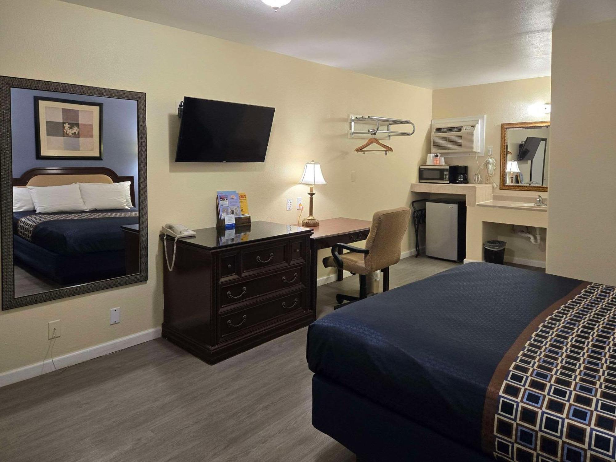 Rodeway Inn & Suites Blythe I-10 Dış mekan fotoğraf