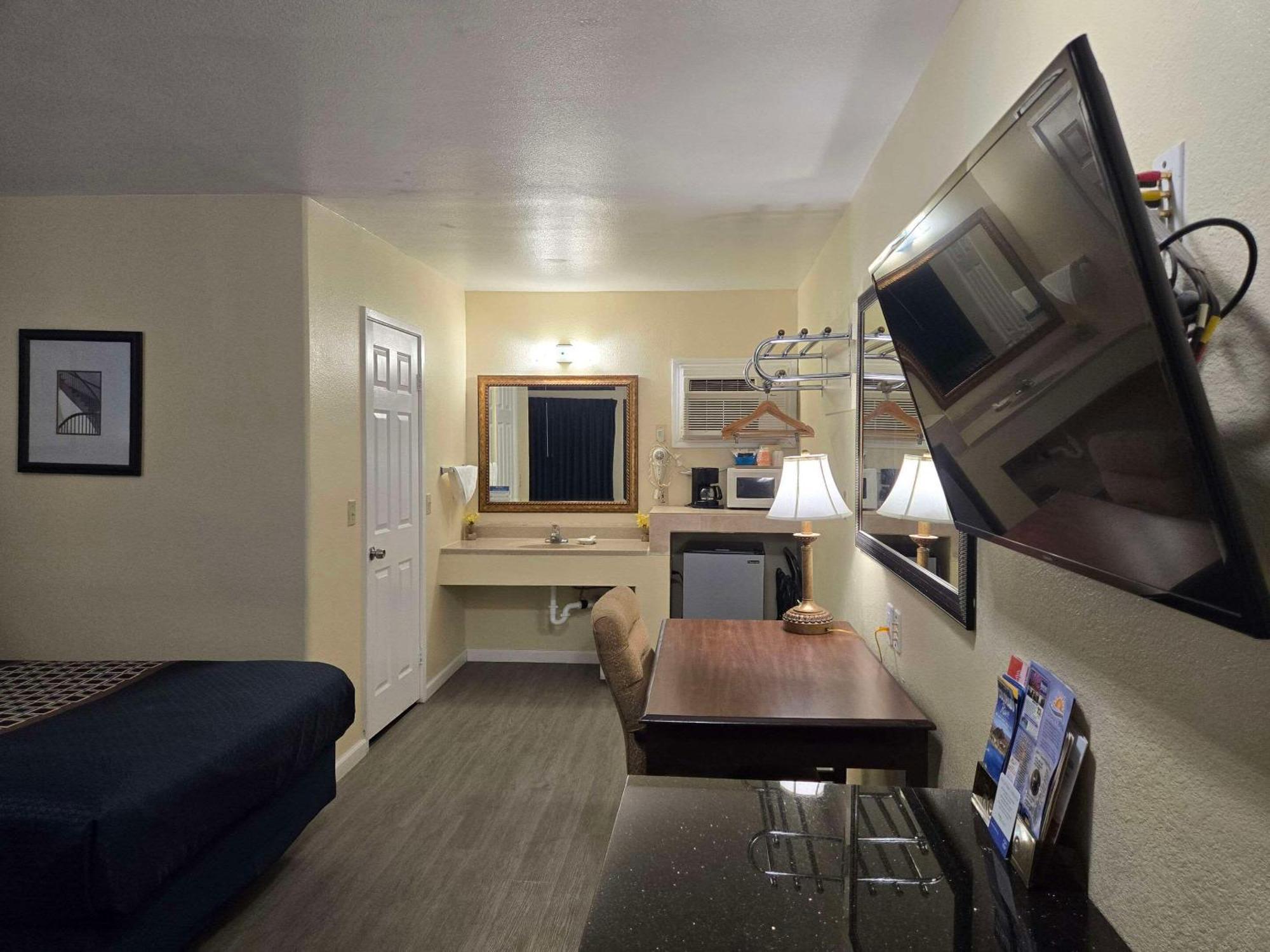 Rodeway Inn & Suites Blythe I-10 Dış mekan fotoğraf